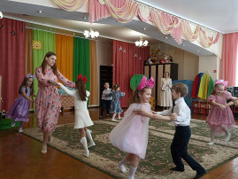 Весенние утренники. Весенние утренники.